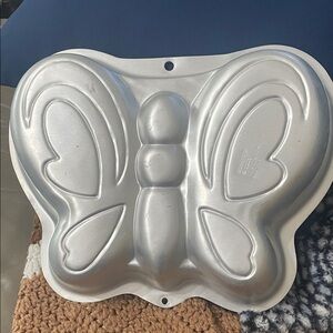 Wilton Silver Butterfly Cake Pan
